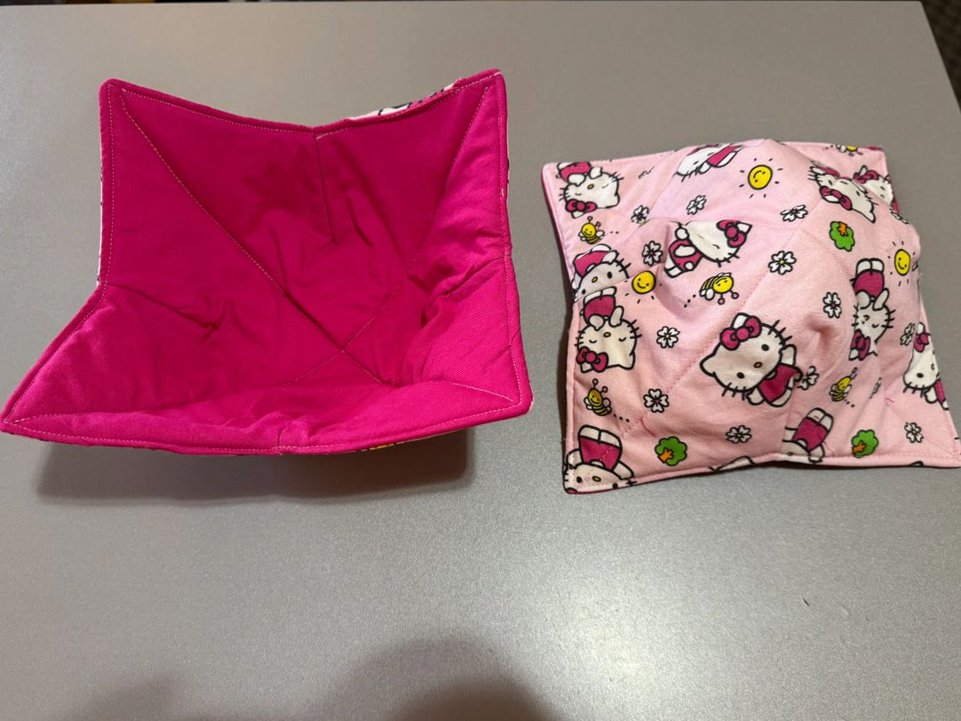 Hello Kitty Bowl Cozy – Microwave-Safe Fabric Bowl Holder